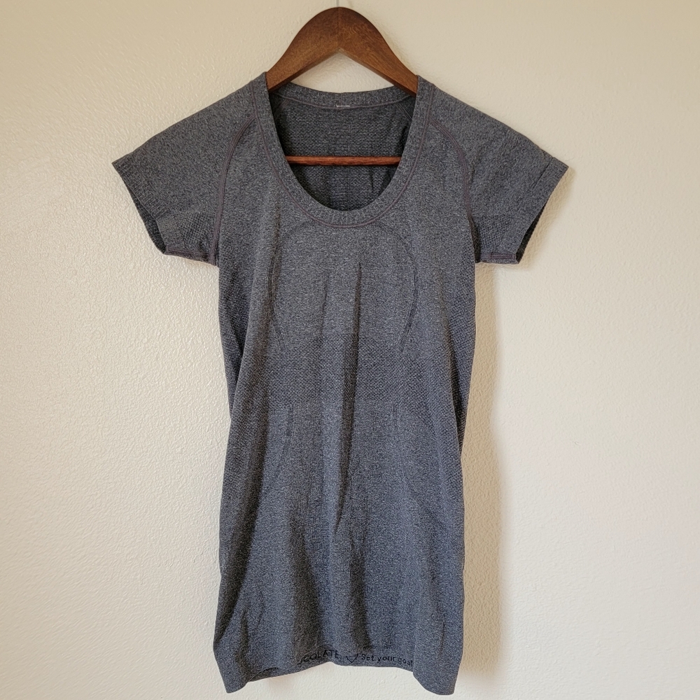 Lululemon Swiftly Tech Short Sleeve Heathered Gray Active Top Size 4 Womens